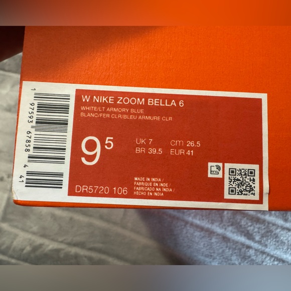 Nike Women’s Zoom Bella 6 White/LT Armory Blue DR5720-106 Size 9.5 - Picture 9 of 9